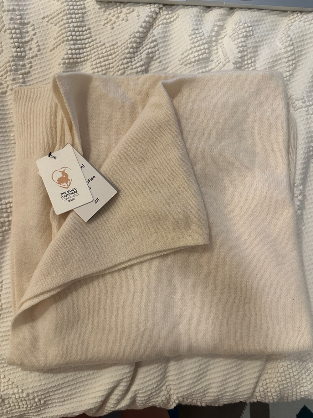 H&M The Good Cashmere Cream Cashmere Pashmina/Poncho/Shawl